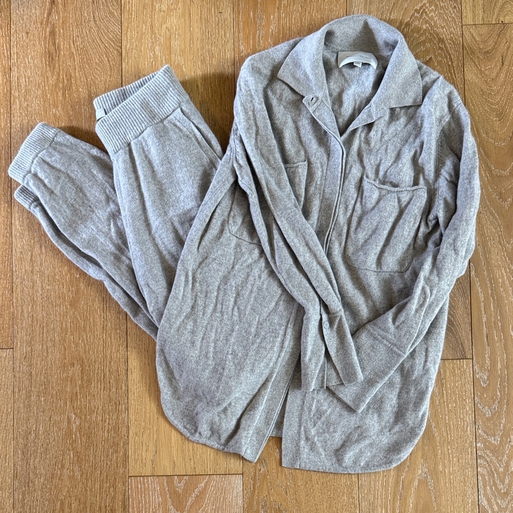 Brochu Walker taupe cashmere set